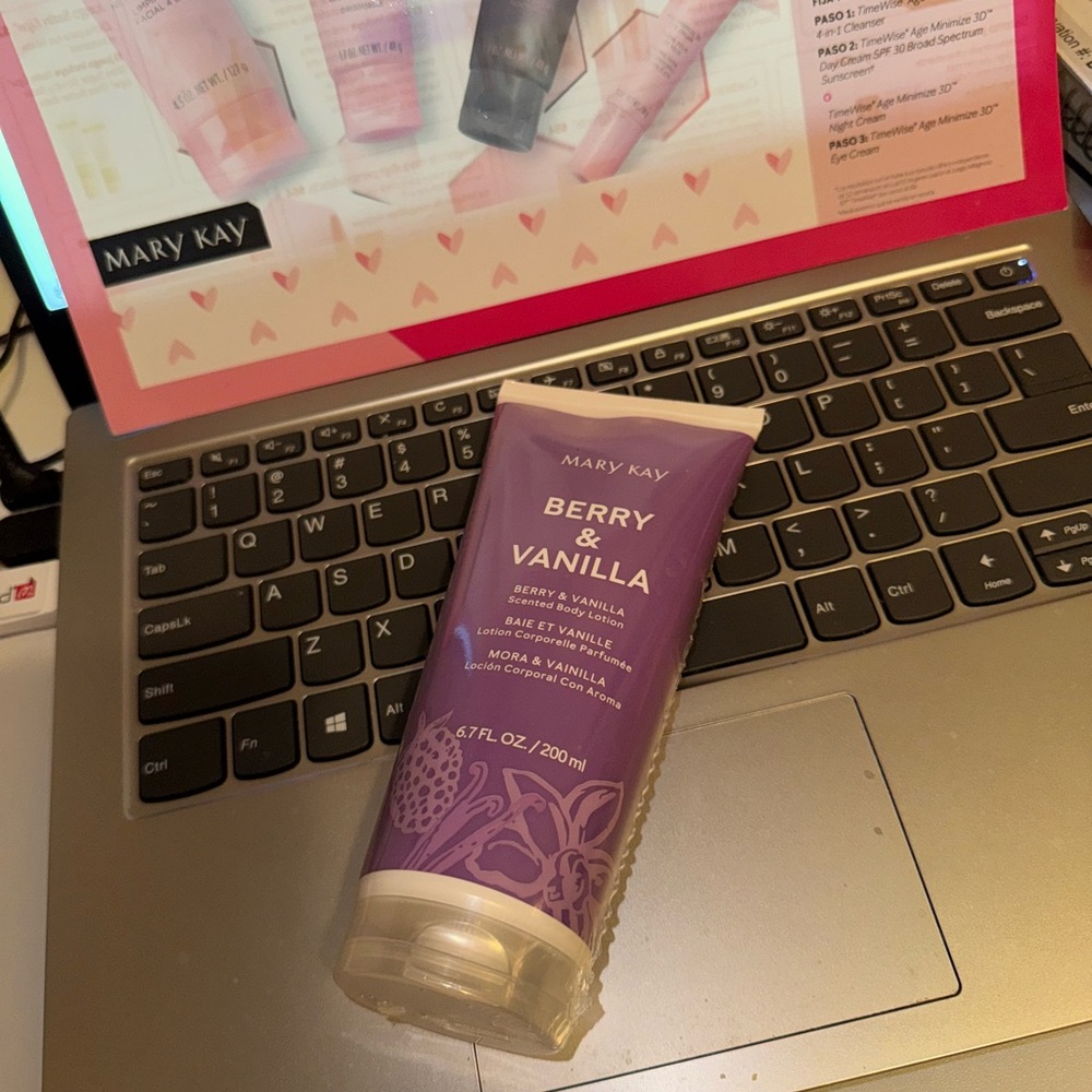 Mary Kay Berry & Vanilla Lotion